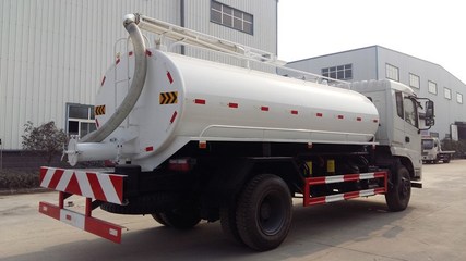 專業定制廣東東風吸糞車，多利卡系列支持分期，高清細節圖一覽